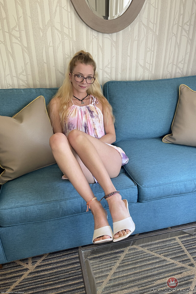 Анна, 22 года, 6 размер груди